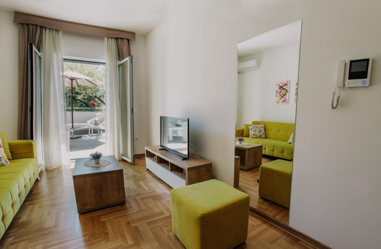 Peace 2 With Parking Apartment Budva