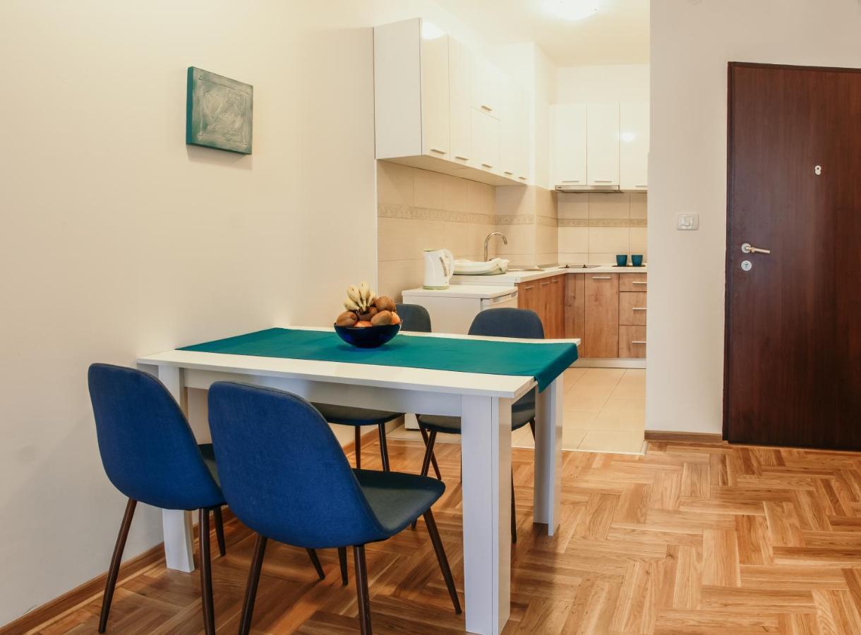 Peace 2 With Parking Apartment Budva