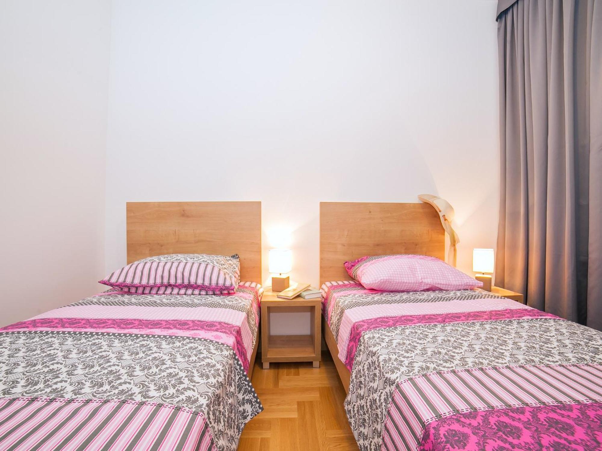 Peace 2 With Parking Apartment Budva